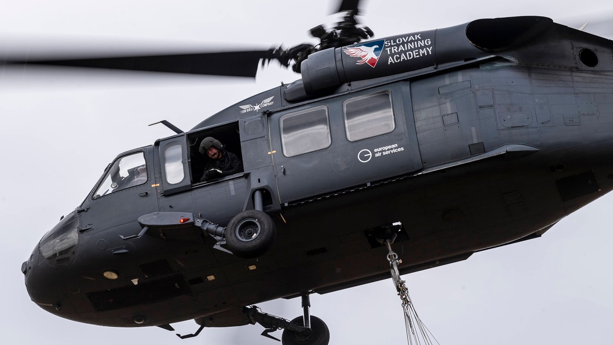 Black Hawk zerwał linię energetyczną. MSWiA i policja nie chce się tłumaczyć