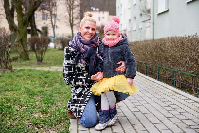 Monika Kozłowska (34 l.), mama Anety (4 l.)