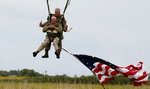 97-latek skoczył na spadochronie 