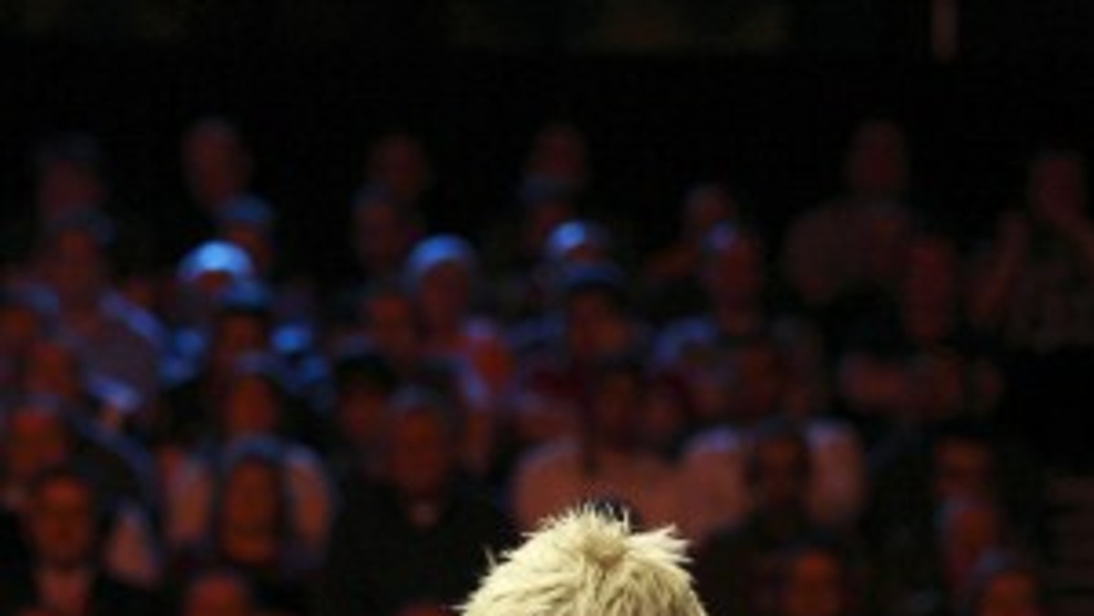 Neil Robertson wywalczył miejsce w najlepszej szesnastce tegorocznego Shanghai Masters. Australijski snookerzysta pokonał 5-2 amatorskiego przeciwnika z Chin, Chen Feilonga wbijając w całym spotkaniu trzy brejki powyżej 50 punktów.