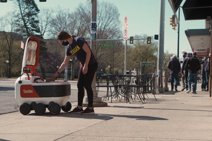 Rosyjska spółka technologiczna wkracza do USA. Jej roboty będą dowozić jedzenie