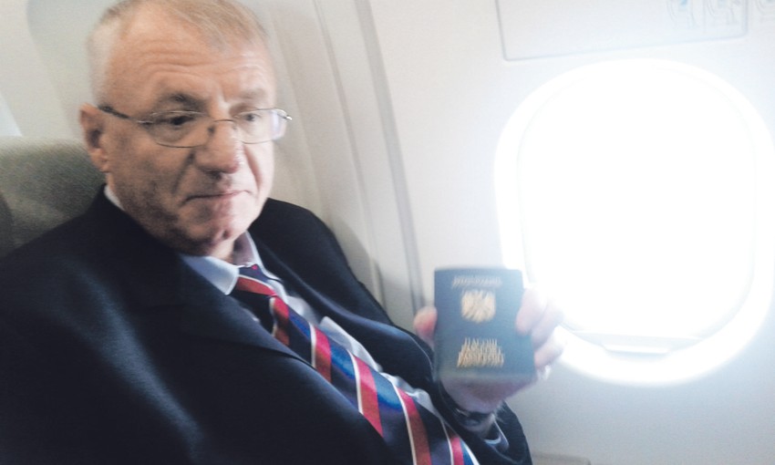 U avionu pokazao stari pasoš SR Jugoslavije s kojim se vratio