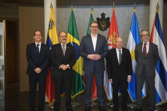 Vučić sa ambasadorima južnoameričkih zemalja o Rezoluciji o Srebrenici