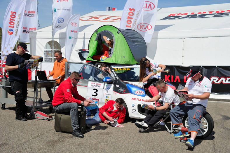 Kia Lotos Race 2015 na Slovakiaringu (19-21.VI)