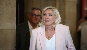 Marin Le Pen dolazi na sud u Parizu 7. jula