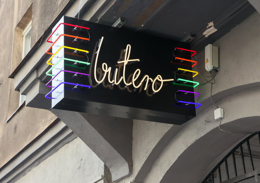 Szyld restauracji Butero przy ul. Brackiej w Warszawie, w której książę William zjadł kolację