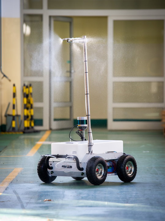 Ten robot ma pomóc w walce z pandemią. Stworzyli go naukowcy ze Szczecina