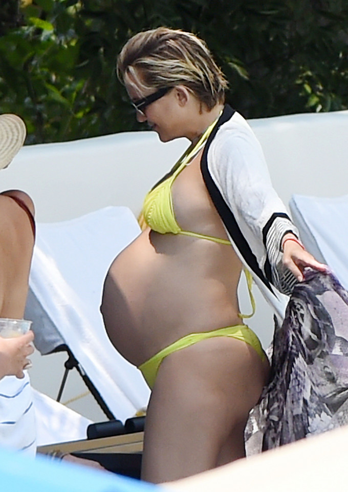 Kate Hudson w bikini w zaawansowanej ciąży
