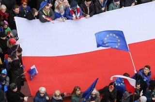 'Marsz dla Europy: Kocham Cię Europo'. Manifestacje nie tylko w Warszawie [ZDJĘCIA]