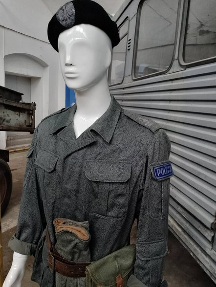 Mundur policyjny - polowy