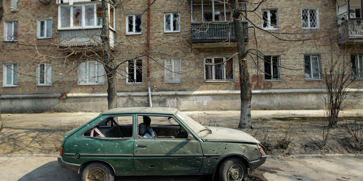 Kijów mimo bombardowań i zniszczeń stara się wrócić do "normalnego" życia.  
