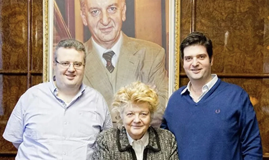 Lorenco sa bratom i majkom