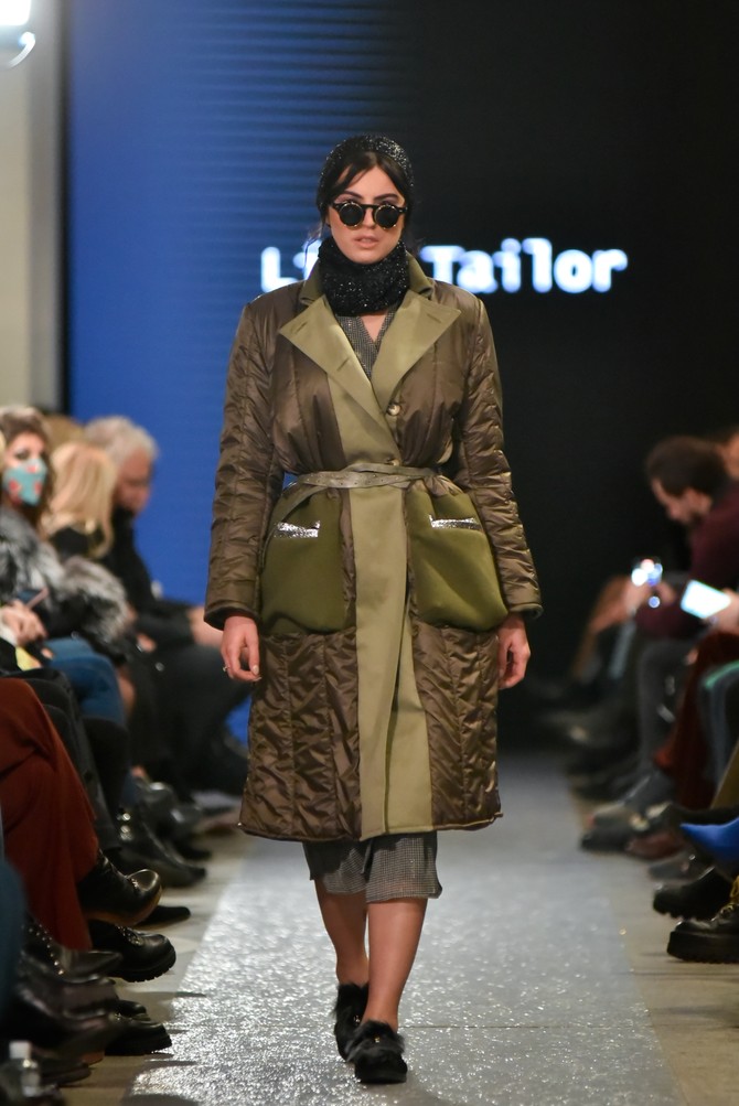 Model Lily Tailor