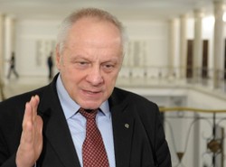 Niesiołowski z ochroną po wpisie ojca radnego z PO