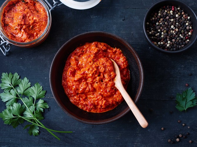 Ajvar je turska reč i nema nikakve veze ni sa paprikom ni sa zimnicom