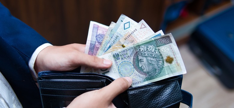 600 zł za obecność w pracy. Rząd szykuje rewolucję w prawie. Koniec ze specjalną premią?