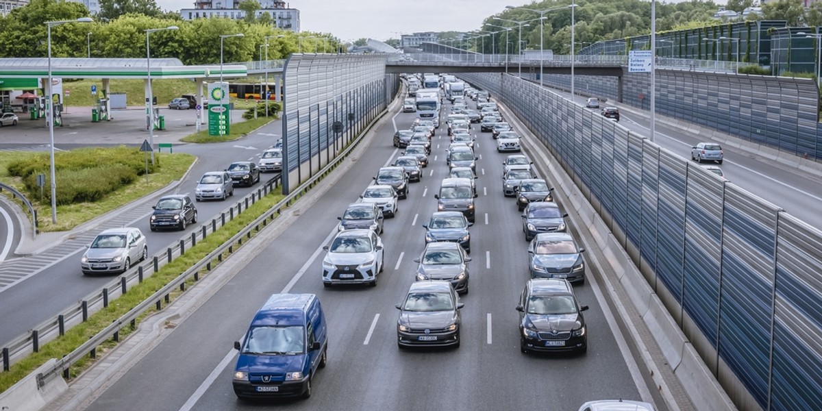 Ok. 55 proc. ankietowanych w wieku 18-29 lat zakupiło w ostatnim czasie auto 13-15-letnie lub starsze