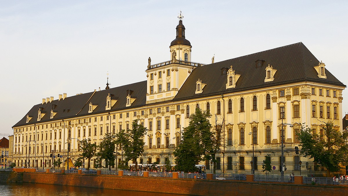 Nadanie tytułów doktora honoris causa przez dwie uczelnie - Uniwersytet Wrocławski i Politechnikę Wrocławską, uroczysta msza św., złożenie kwiatów pod pomnikiem Martyrologii Profesorów Lwowskich – to niektóre elementy obchodów trwającego Święta Nauki Wrocławskiej.