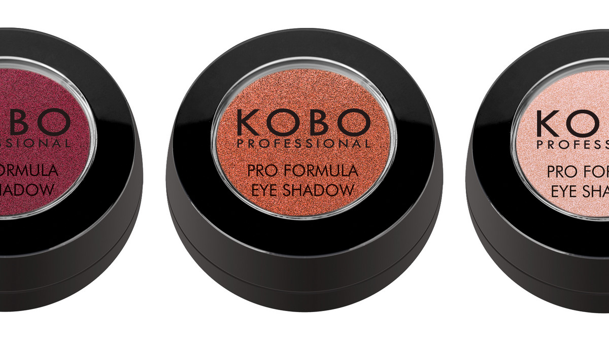 Seria cieni do powiek KOBO PROFESSIONAL PRO FORMULA EYE SHADOW powiększyła się o trzy nowe kolory. Ich intensywny blask zapewni perfekcyjny makijaż oczu – rozjaśni spojrzenie lub nada mu zmysłowej wyrazistości. Metaliczny szyk to jeden z wiodących trendów nadchodzącego sezonu.