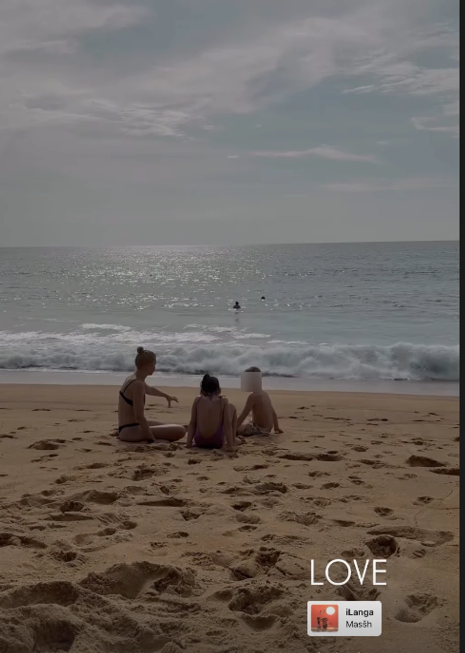 Nataša Bekvalac sa sestrom na Tajlandu