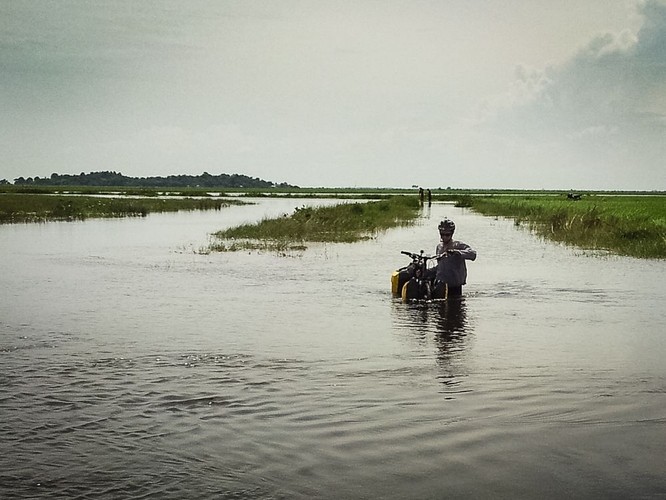 Kambodżański off road; fot. T. Bogusz / Pirania na kolację