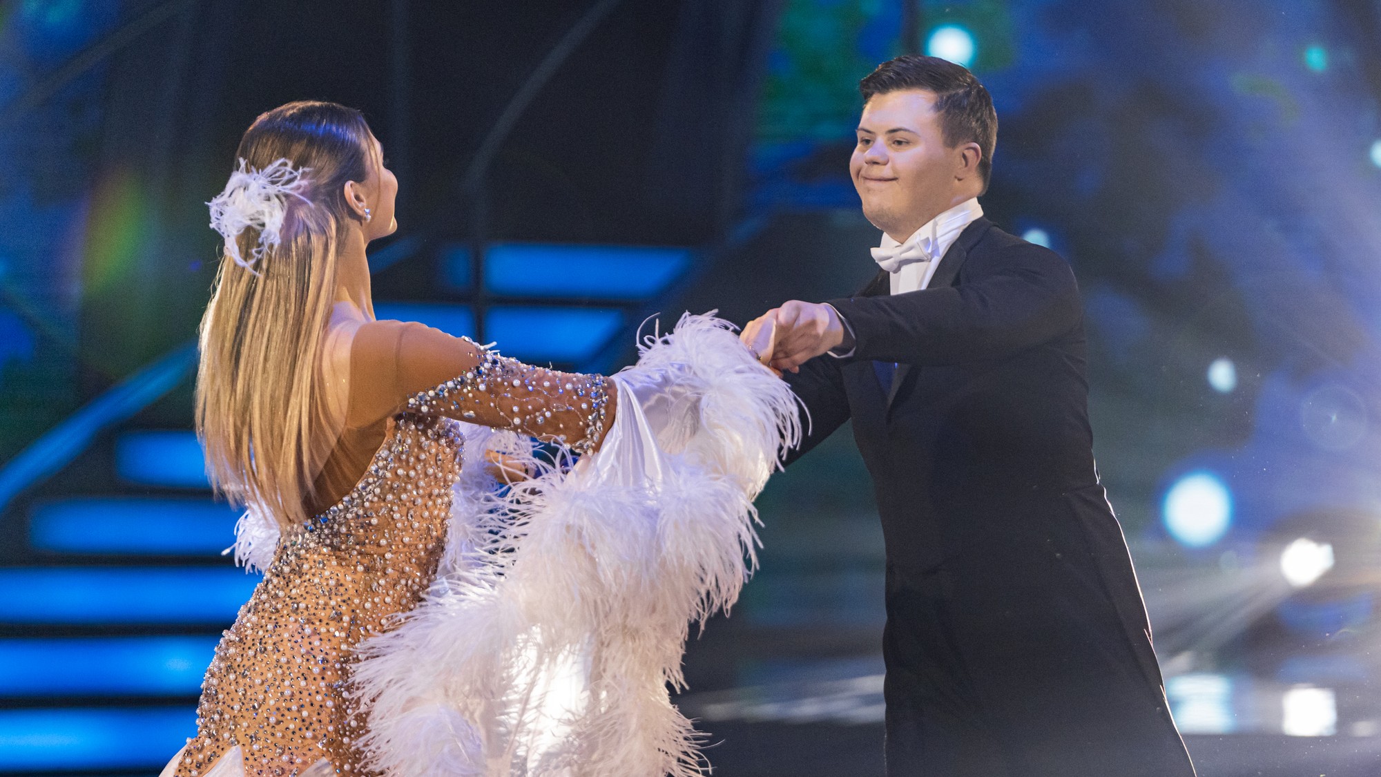  imon Jaku V etk m Uk zal S Akou ahkos ou Sa Daj B ra Predsudky A 