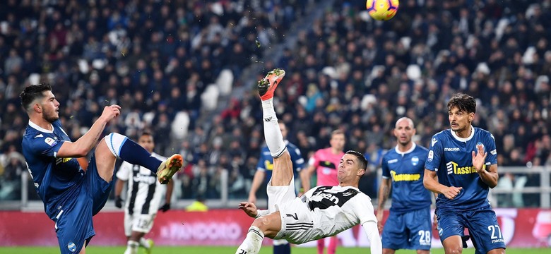 Liga włoska: Szczęsny mecz Juventusu obejrzał z ławki. Ronaldo zrównał się z Piątkiem