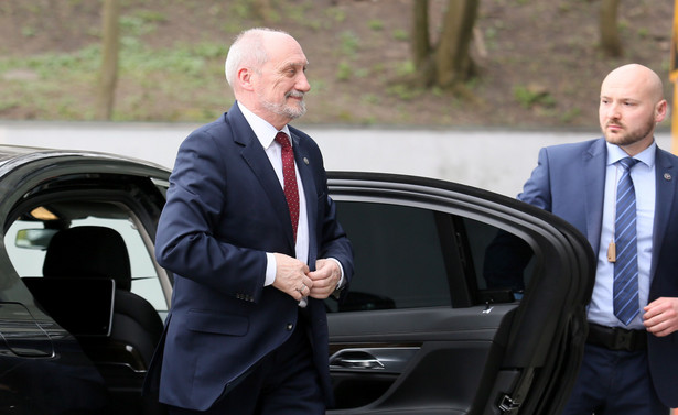 Kaczyński o Macierewiczu: Będę oczekiwał, żeby ta ekstrawagancja została ograniczona