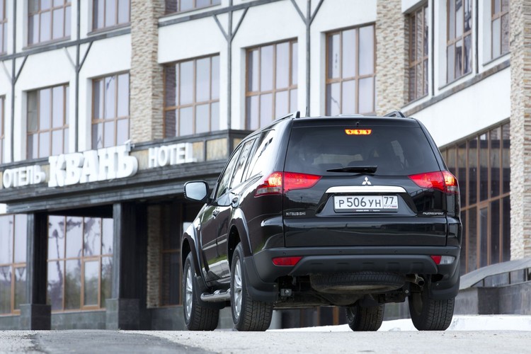 Mitsubishi pajero sport