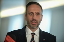 Kowalski: Homoseksualiści w Polsce robią kariery. LGBT chodzi o rewolucję marksistowską