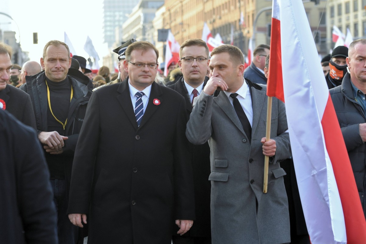 Prezes Stowarzyszenia Marsz Niepodległości Robert Bąkiewicz, poseł Konfederacji Robert Winnicki i szef Urzędu do Spraw Kombatantów i Osób Represjonowanych Jan Józef Kasprzyk