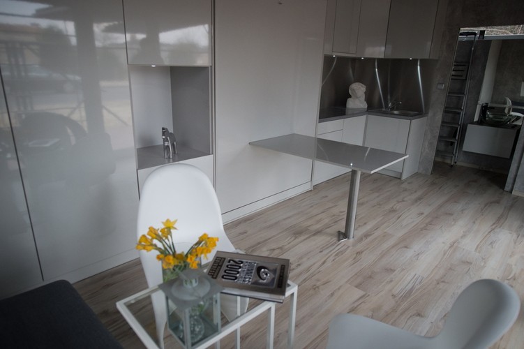 Projekt 25-metrowego M2 do złożenia z paczki. <br><br> fot. (gm/mr) PAP/Grzegorz Michałowski