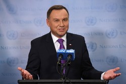 Prezydent Duda żartuje na Twitterze: Na dowód przysyłali mi zdjęcie. Padłem