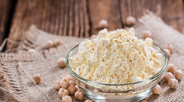 Mąka z ciecierzycy - dlaczego warto jej używać? Zastosowanie w kuchni i przepisy