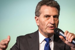 komisarz gunter Oettinger ke