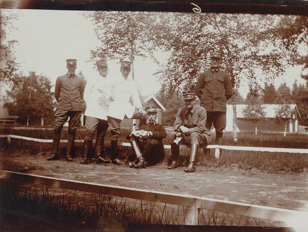 Vidkun Quisling (pierwszy z lewej) w Gardermoen pod Oslo, 1912 r.