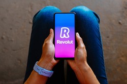 Revolut i mPay ukarani przez UOKiK. Konsumenci odzyskają pieniądze