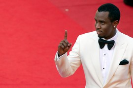 "Uhvatio me za ramena i dao mi PREZERVATIV", tvrdi bivši pomoćnik Pafa Dedija: "Tražio mi je da uradim OVO i tako dokažem svoju lojalnost"