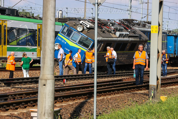 Miejsce zderzenia dwóch pociągów na linii kolejowej Warszawa-Łódź w Skierniewicach