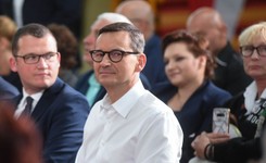 Morawiecki porównał inflację do Tuska. 'Przybyła z zagranicy i przeszkadza jak tylko potrafi'