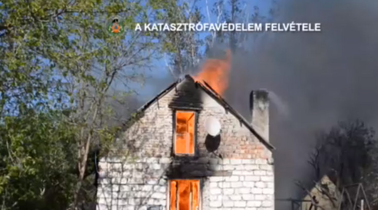 Teljesen leégett egy négygyermekes soroksári anyuka háza /Fotó: RTL Klub Híradó 