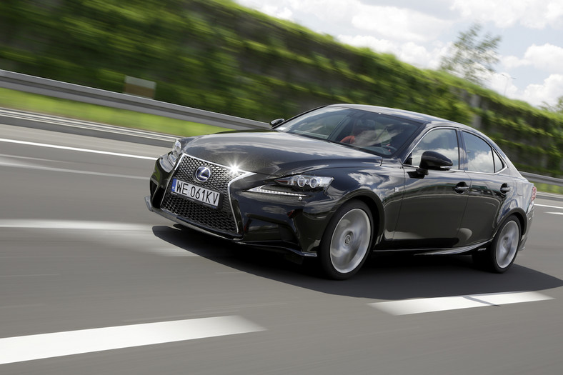 Lexus IS 300h F Sport