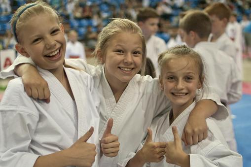 Uczestniczki XV Ogólnopolskiego Pucharu  Dzieci w Karate Tradycyjnym, Rzeszów 2015