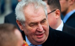 Zeman opuścił OIOM. Zamierza przyjąć dymisję Babisza