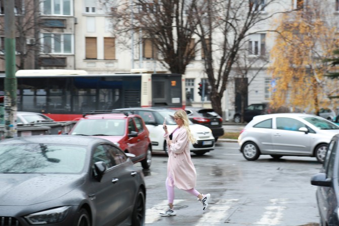 Sofija u sjajnim patikama  