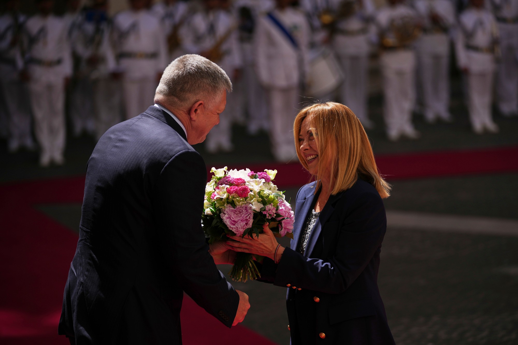 Robert Fico sa stretol s premiérkou Giorgiou Meloniovou.