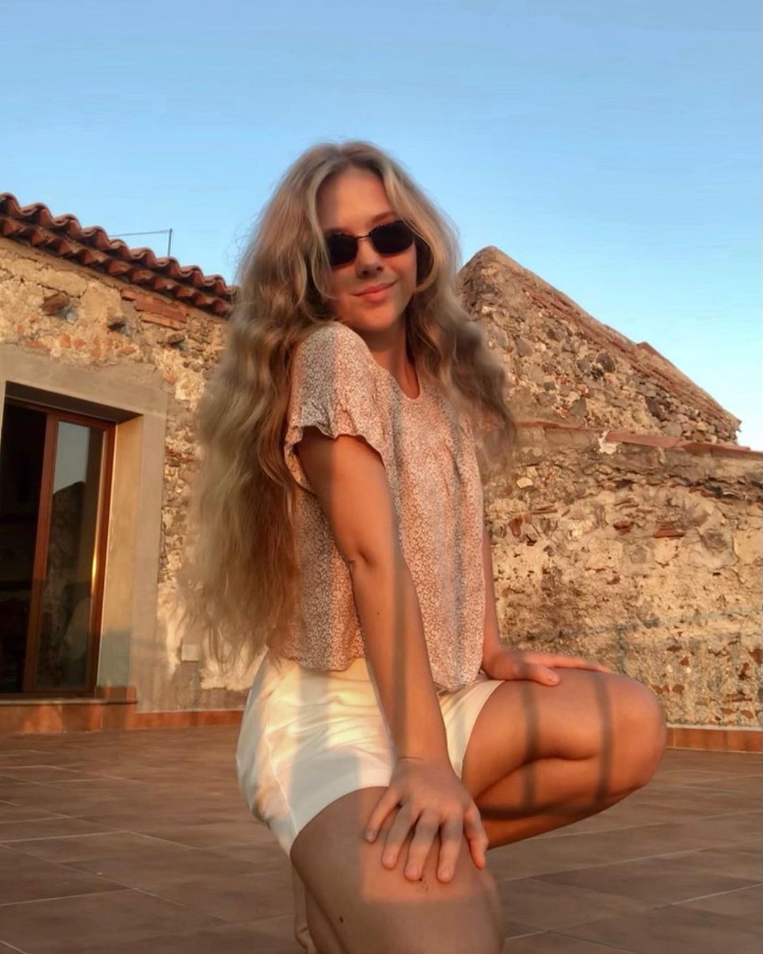 Alyse prezradila, že jej sestra dostala dostala 500 dolárov za absolvovanie stovky rande s rôznymi mužmi.
