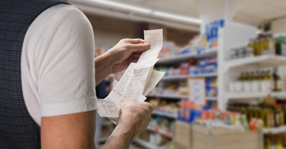 Paragon a segregacja śmieci. Co mówi prawo i gdzie wyrzucać paragony? Będziesz zaskoczony