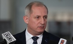 Neumann o antyszczepionkowcach: PiS nic nie zrobi, bo uważa ich za część swojego elektoratu