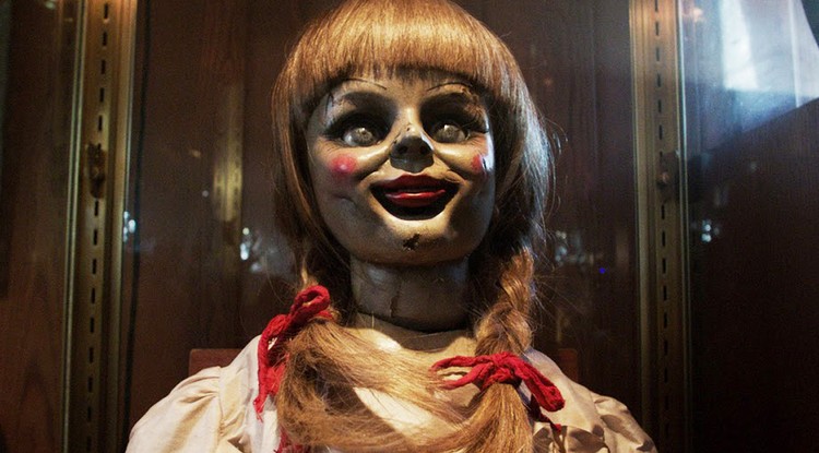 Annabelle-t nem egyszerű kordában tartani.